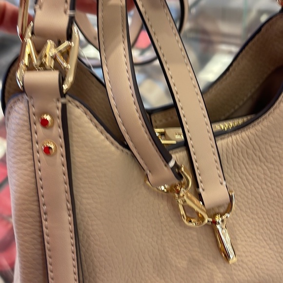 Michael Kors Women's Arlo Small Pebbled Leather Crossbody Bag
NWT Buff - Picture 15 of 16